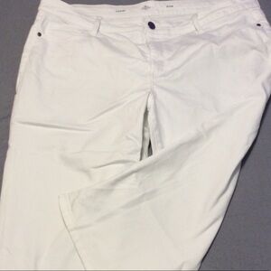 St. John’s Bay woman’s white jean Capri sz 20